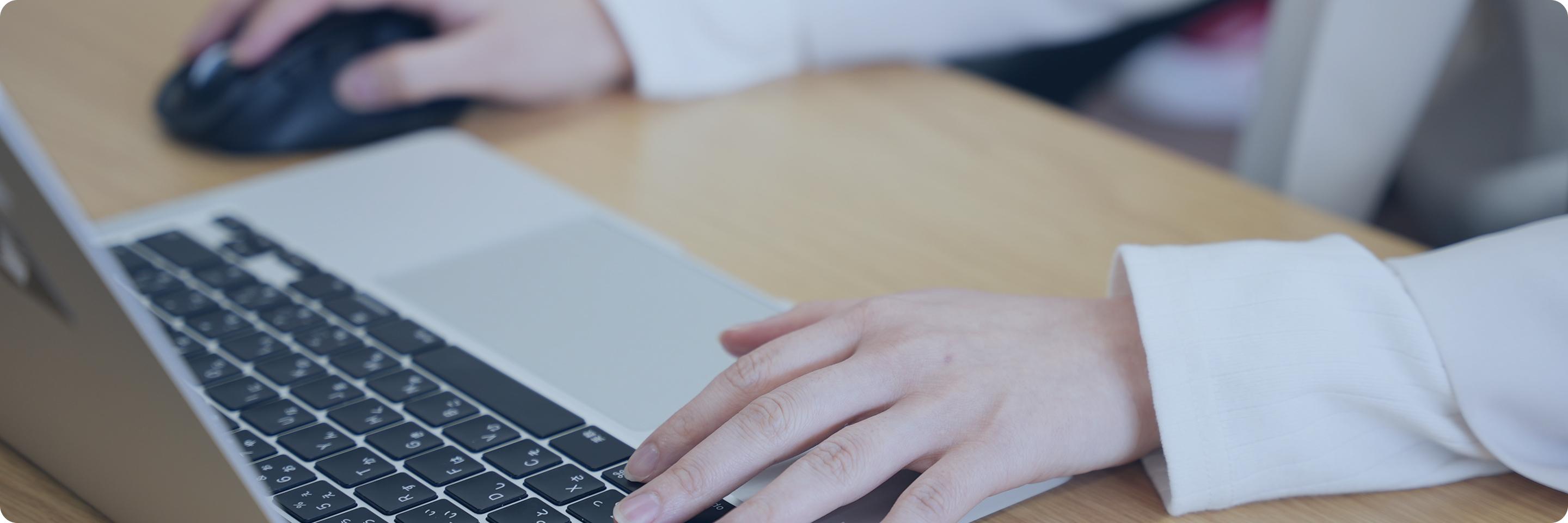 未来ラボ業務中の手元写真